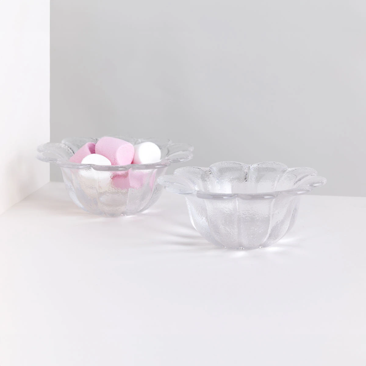 Daisy Dish, Set Of 2 1 Daisy Dish, Set Of 2